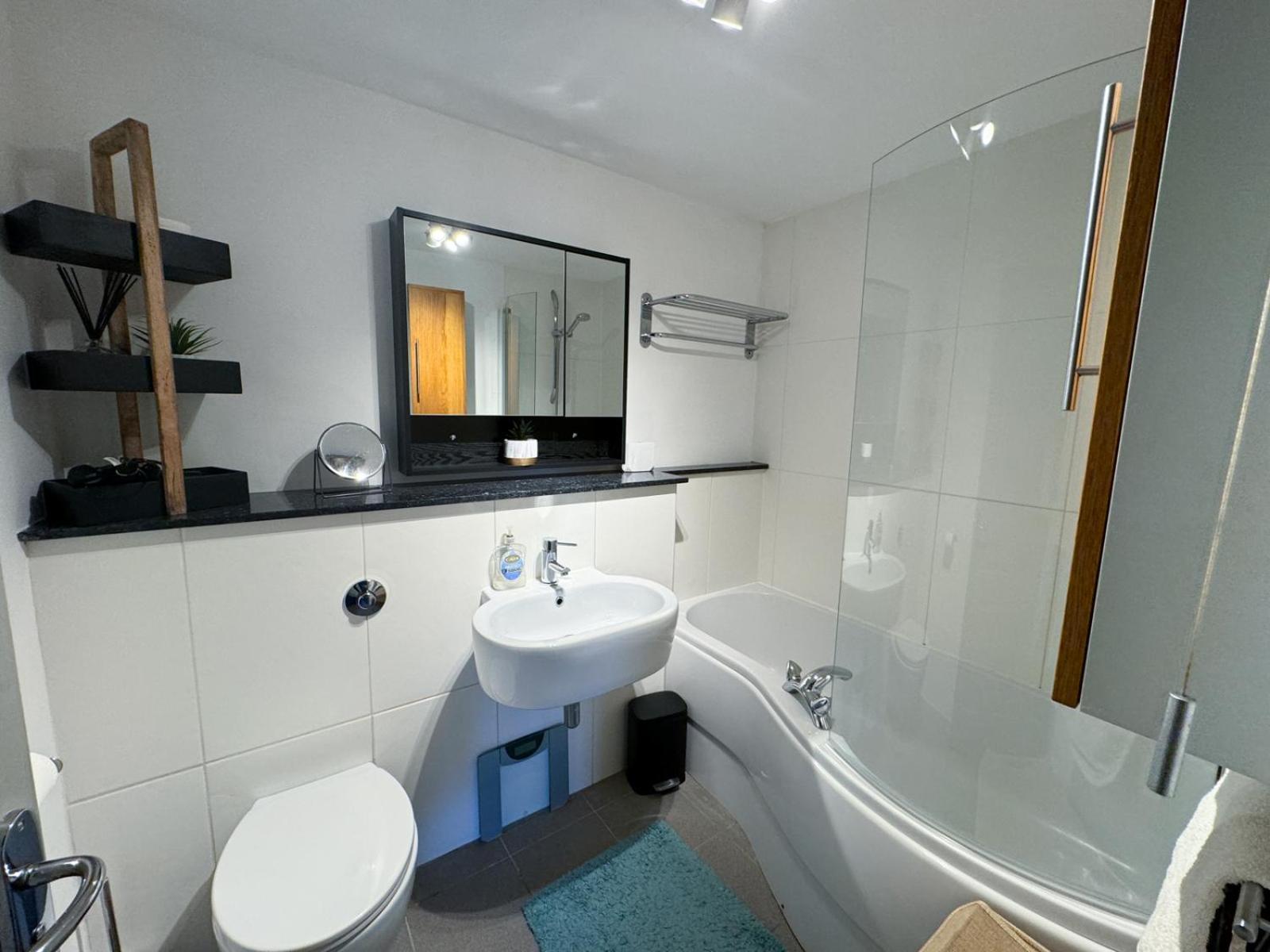 Urban Oasis Apartment *
